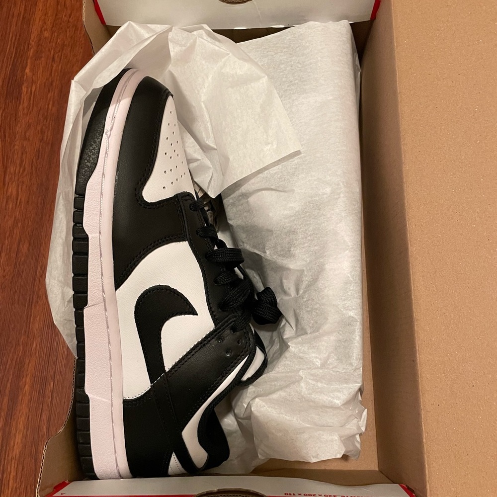 Nike Panda Dunk Low Black White Womens 7.5 BNIB
